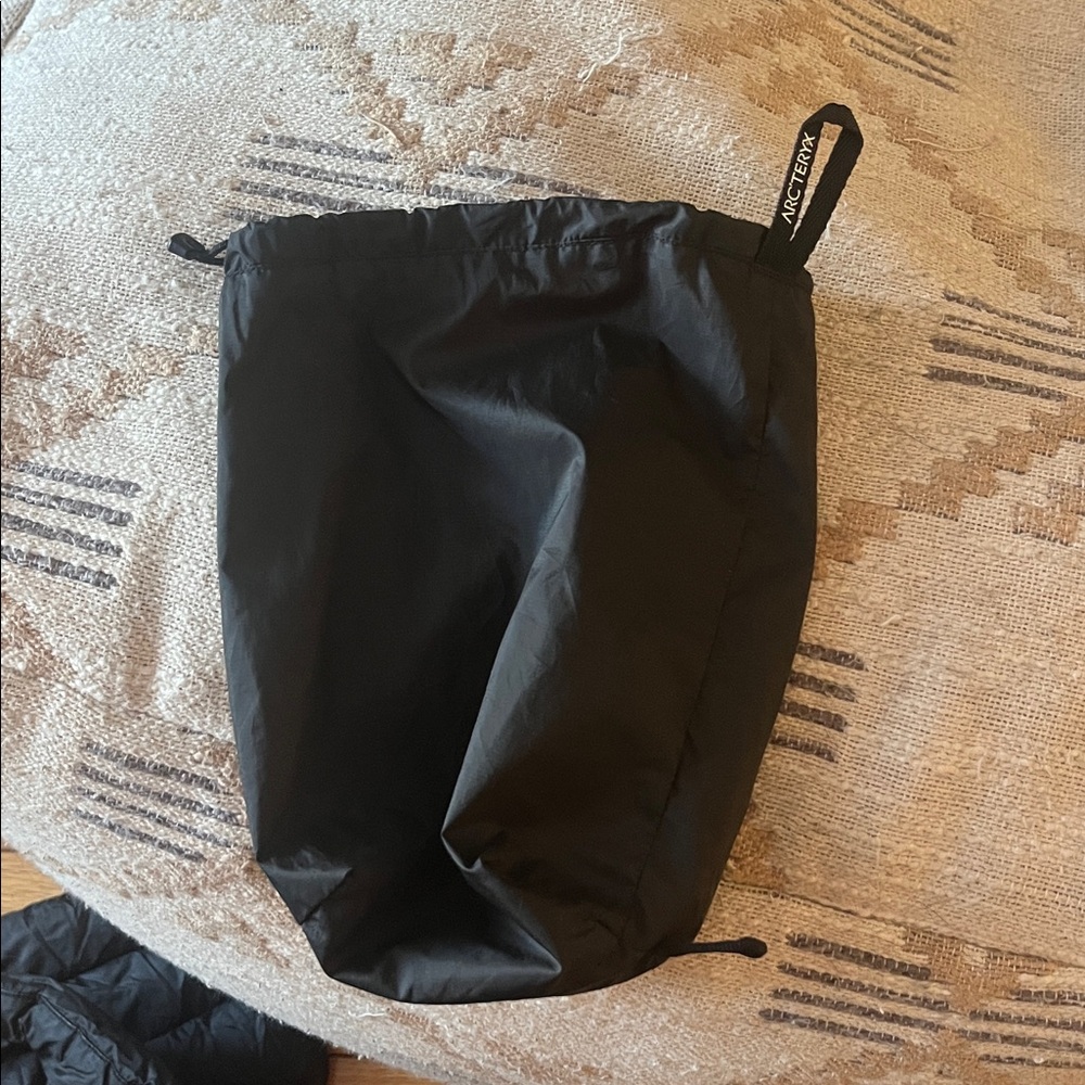Arc'teryx black Insulated Jacket - Picture 7 of 7